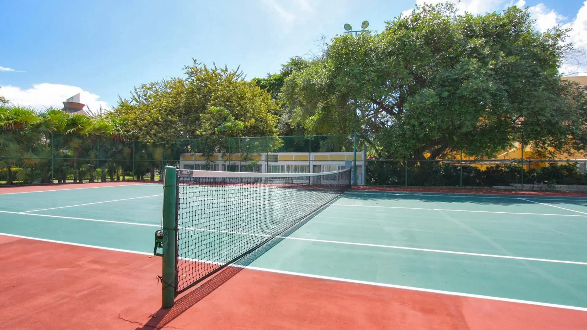 Luxury 2 Bedroom Condo With Pool - Paseo Del Sol Playacar II Playa del Carmen 0*,  Meksyk